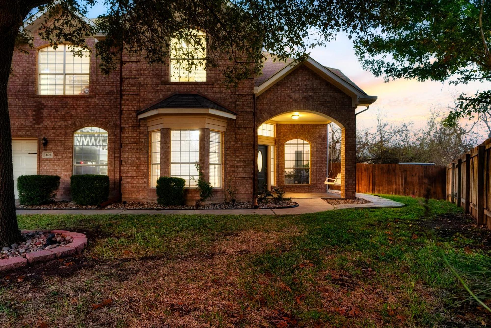 Stunning Family Home With Pool & Hot Tub - Sleeps 17 フラッガービル エクステリア 写真