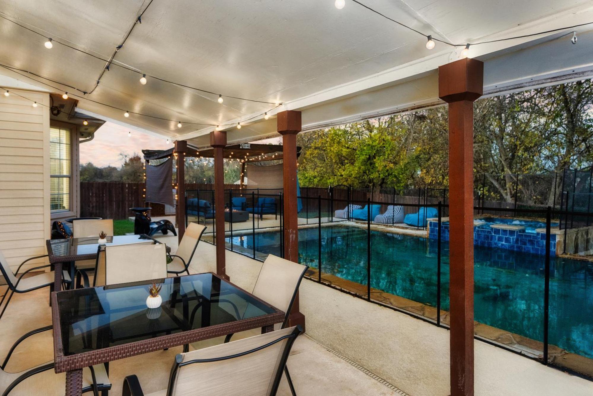 Stunning Family Home With Pool & Hot Tub - Sleeps 17 フラッガービル エクステリア 写真