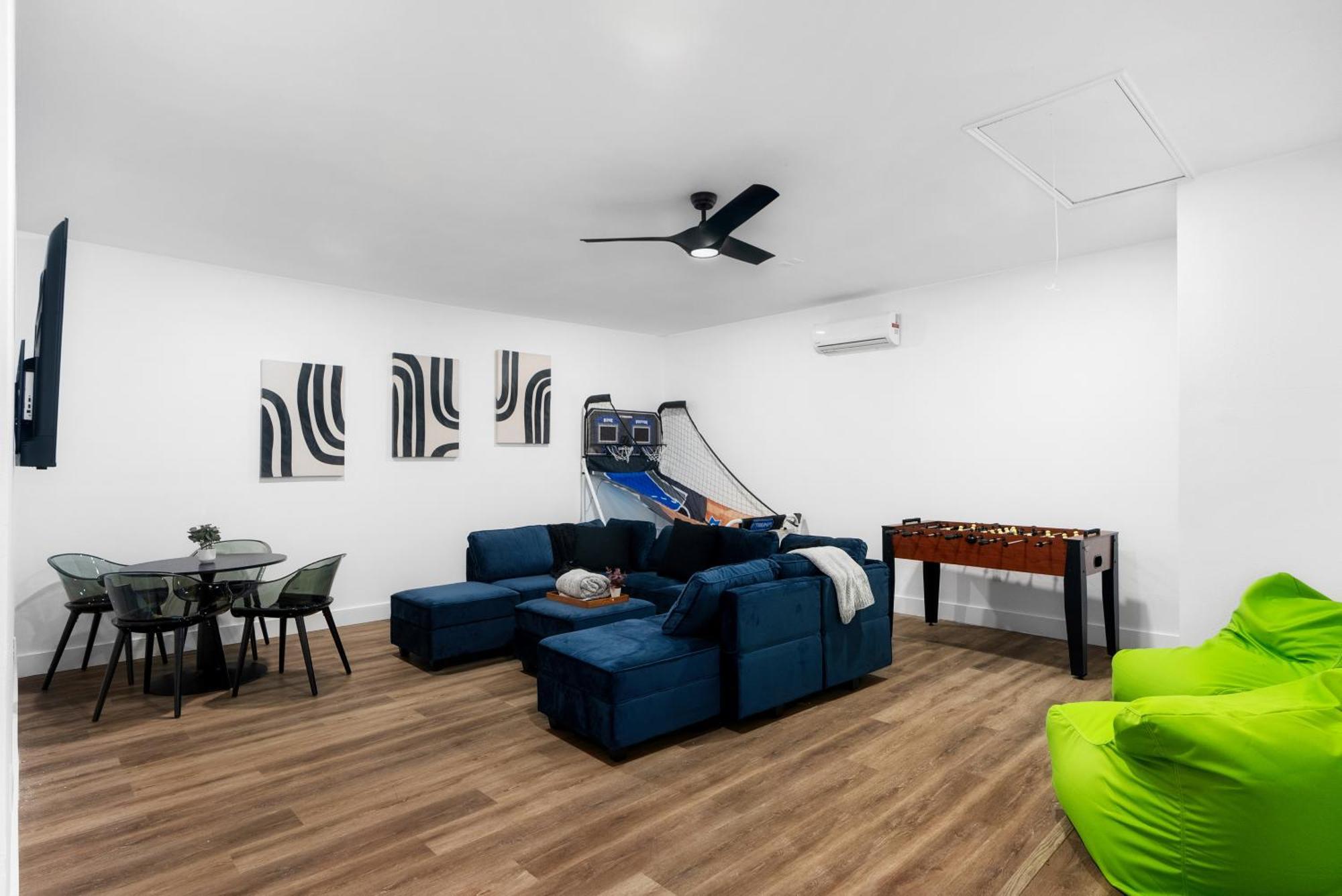 Stunning Family Home With Pool & Hot Tub - Sleeps 17 フラッガービル エクステリア 写真
