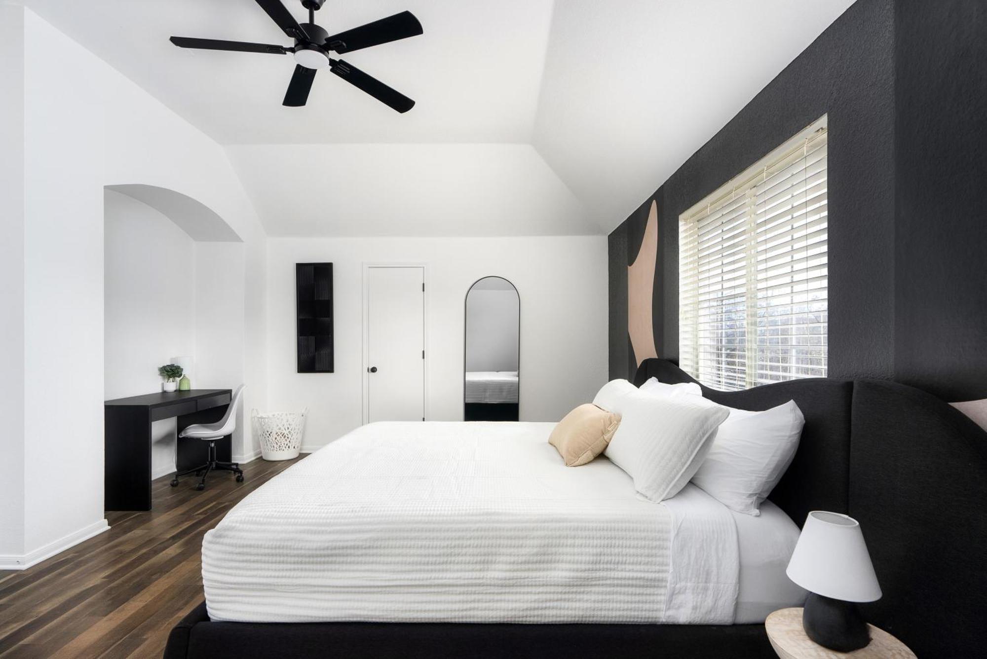 Stunning Family Home With Pool & Hot Tub - Sleeps 17 フラッガービル エクステリア 写真